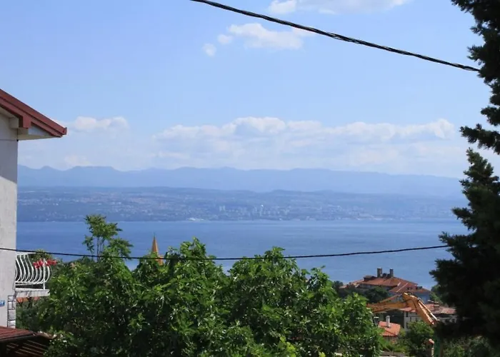 With A Parking Space Lovran, Opatija - 7782 Lovran